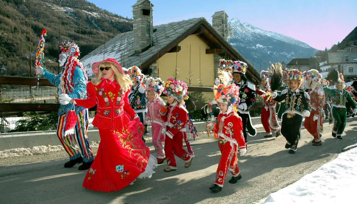 Carnevale 2026 nei borghi italiani: riti, maschere e tradizioni