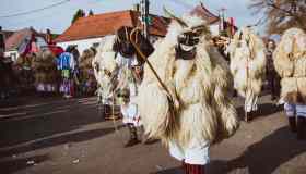 Carnevale 2026, dove andare per un viaggio low cost tra eventi famosi e insoliti