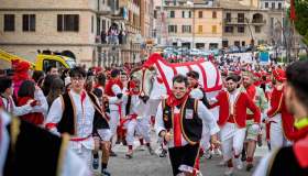 Carnevale Storico di Offida 2026: una corrida goliardica e collettiva lunga 502 anni