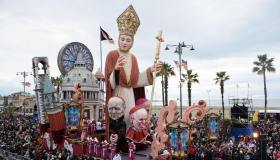 Carnevale di Viareggio 2026, dove la cartapesta e la satira diventano arte a cielo aperto
