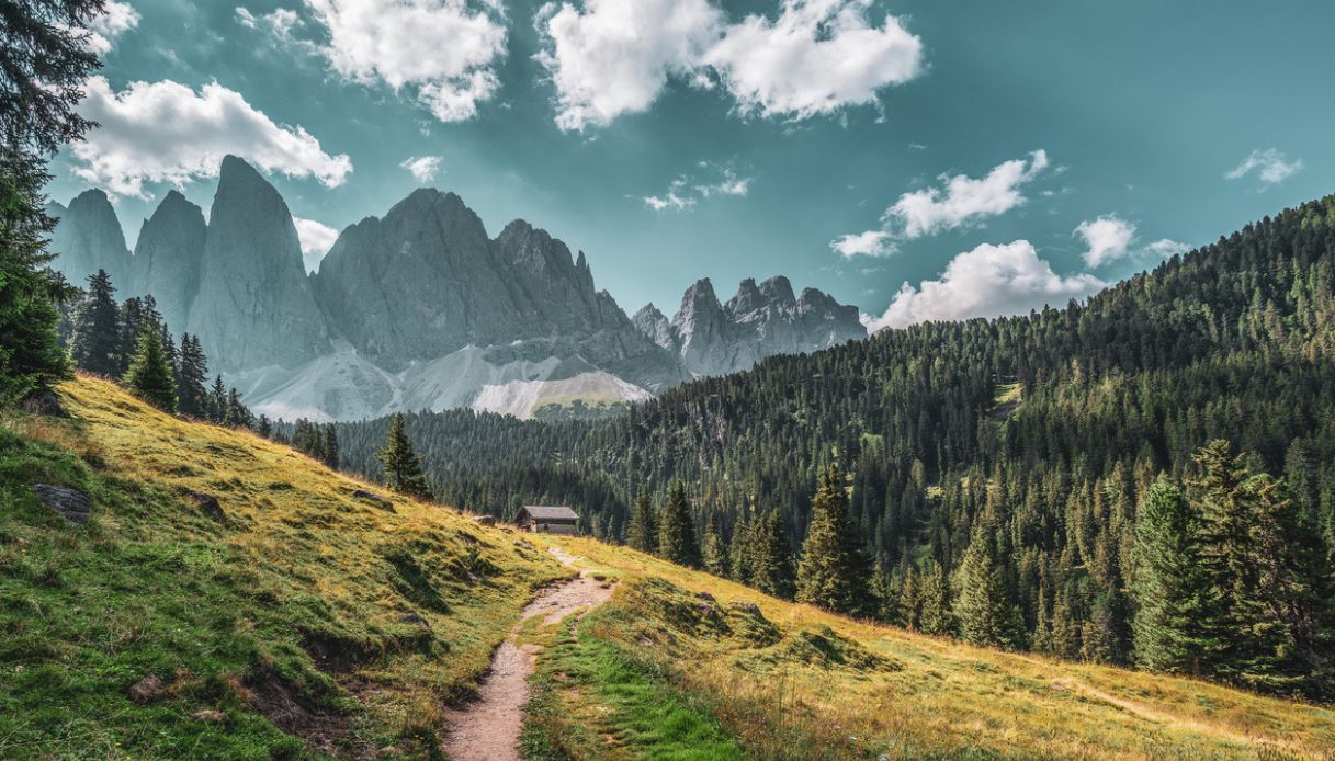 Vista panoramica delle cime delle Odle dal sentiero Adolf Munkel, Dolomiti