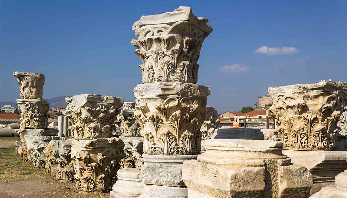 Il Nodo di Salomone riaffiora a Smirne: scoperto un mosaico contro il malocchio