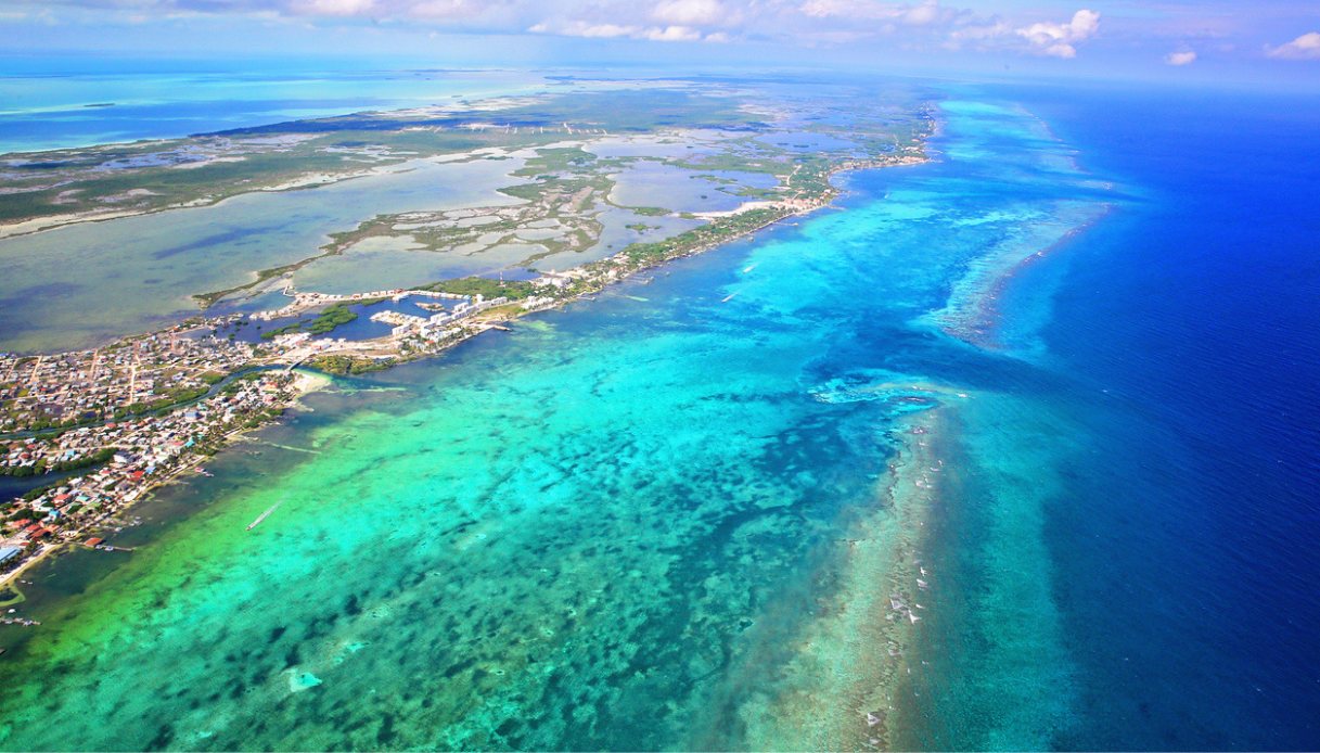 Ambergris Caye, la Isla Bonita tra polvere di corallo e ritmi caraibici