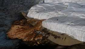 Scoperta in Antartide, svelato l’incredibile mistero delle cascate rosse