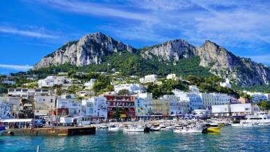 Capri combatte contro l’overtourism: le nuove regole sui gruppi di turisti