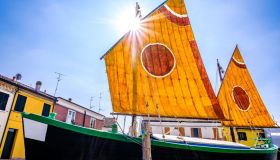 Carnevale di Comacchio 2026, quando la festa prende forma sull’acqua