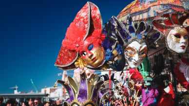 Carnevale 2026 in Italia: città e borghi dove la festa è un rito da vivere