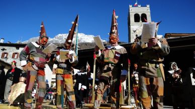 Carnevale dei Matti di Bormio, la festa più pazza dell’alta Valtellina