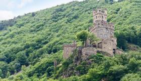 Castello di Reichenstein, un miraggio di pietra sulle sponde del Reno