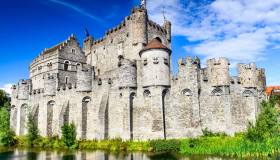 Tra le torri e i fossati del Castello dei Conti di Fiandra, una delle fortezze meglio conservate in Europa