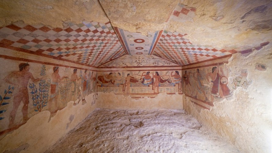 Tra i colori dell’eternità: la Necropoli dei Monterozzi a Tarquinia, il racconto della vita e della morte degli Etruschi