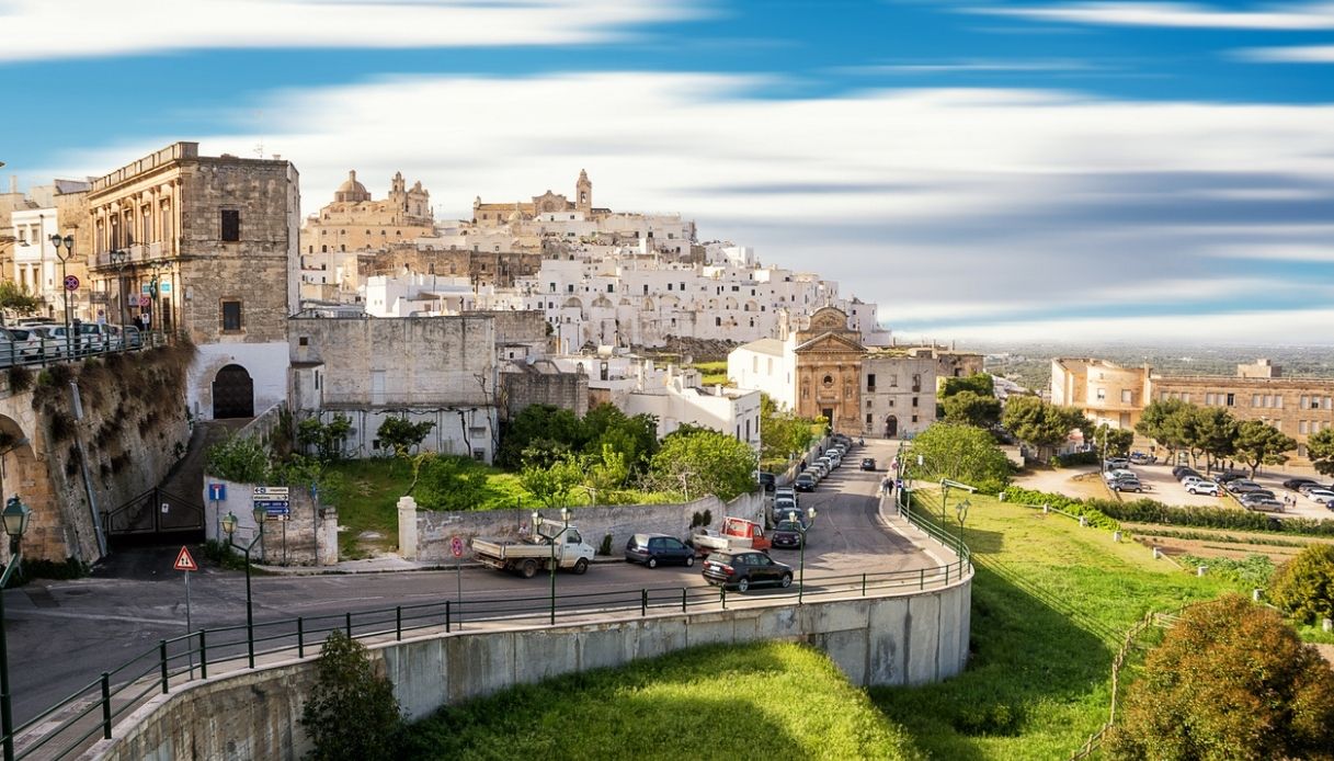 I 10 Comuni italiani più ricercati dagli stranieri per cambiare vita, tra borghi e città d’arte