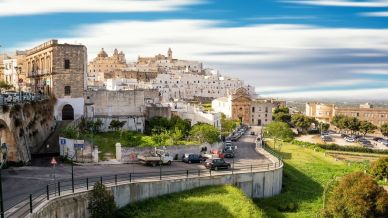 I 10 Comuni italiani più ricercati dagli stranieri per cambiare vita, tra borghi e città d’arte