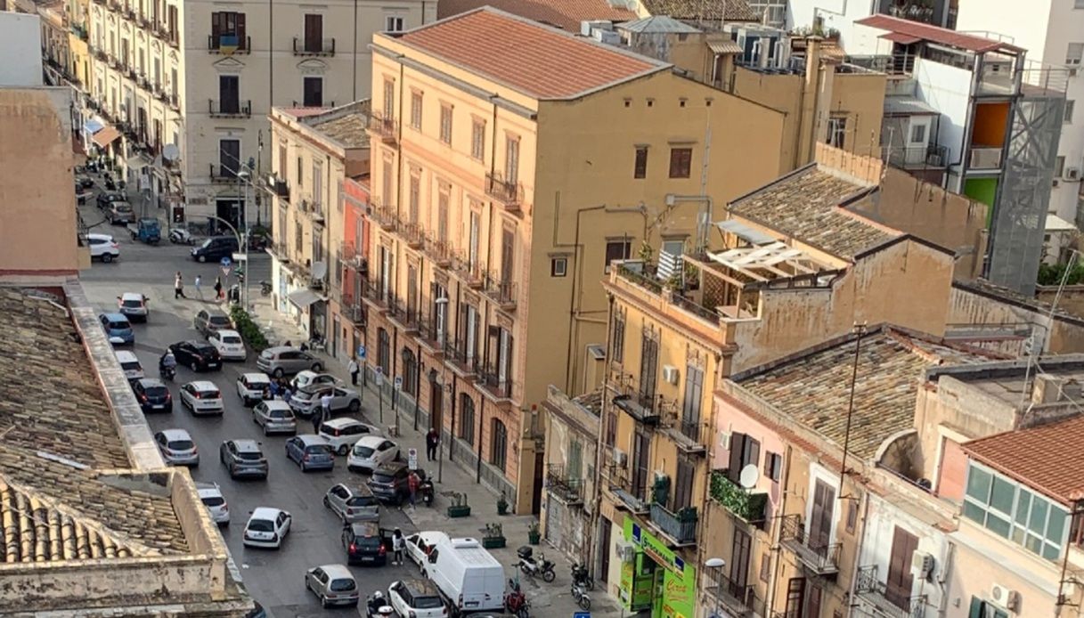 Palermo nel traffico, prima in classifica