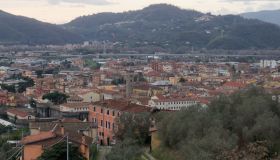 Sarzana, il piccolo gioiello ligure tra libri antichi, vicoli pittoreschi e fortezze medievali