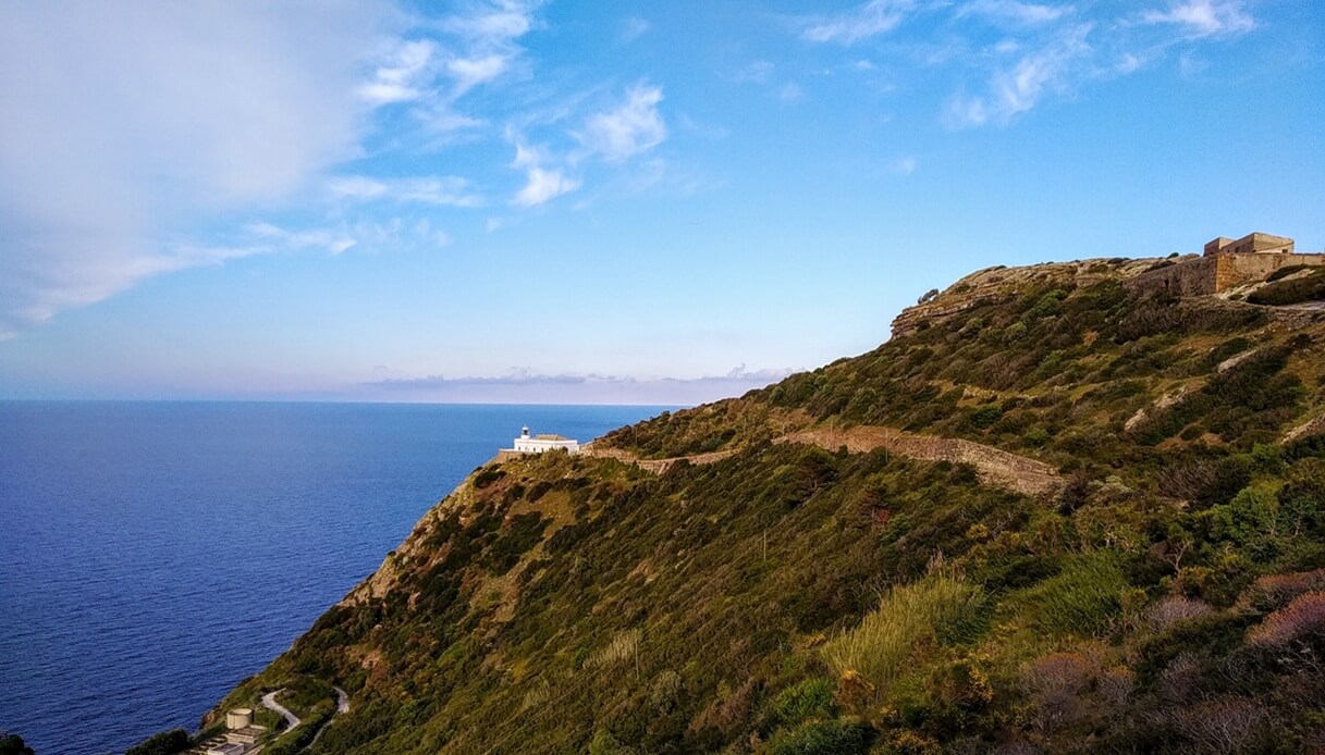 Ustica isole trekking primavera