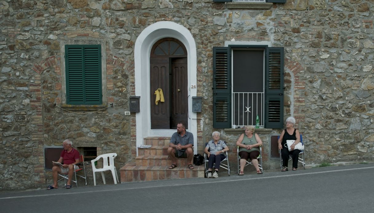 Fotogramma del documentario Tatti, paese di sognatori, di Ruedi Gerber