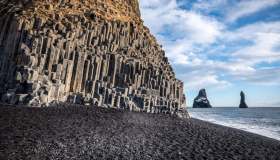 La spiaggia nera di Reynisfjara in Islanda è stata cancellata: sparisce un altro paradiso
