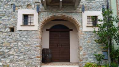 Tra le strade di Golferenzo, il borgo antico sulle colline dell’Oltrepò Pavese