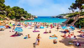 Ibiza e Maiorca a numero chiuso? La proposta contro l’overtourism