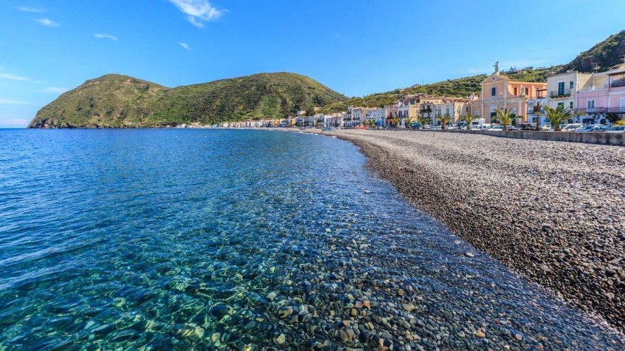 Queste sono le mete italiane più gettonate da raggiungere in traghetto