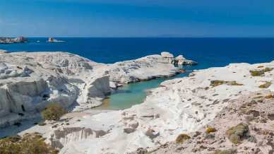 La tranquilla isola greca di Milos è minacciata: a rischio il suo fragile ecosistema