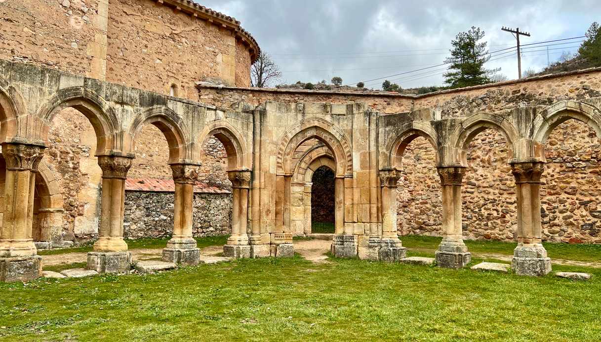 Visitare il monastero San Juan de Duero