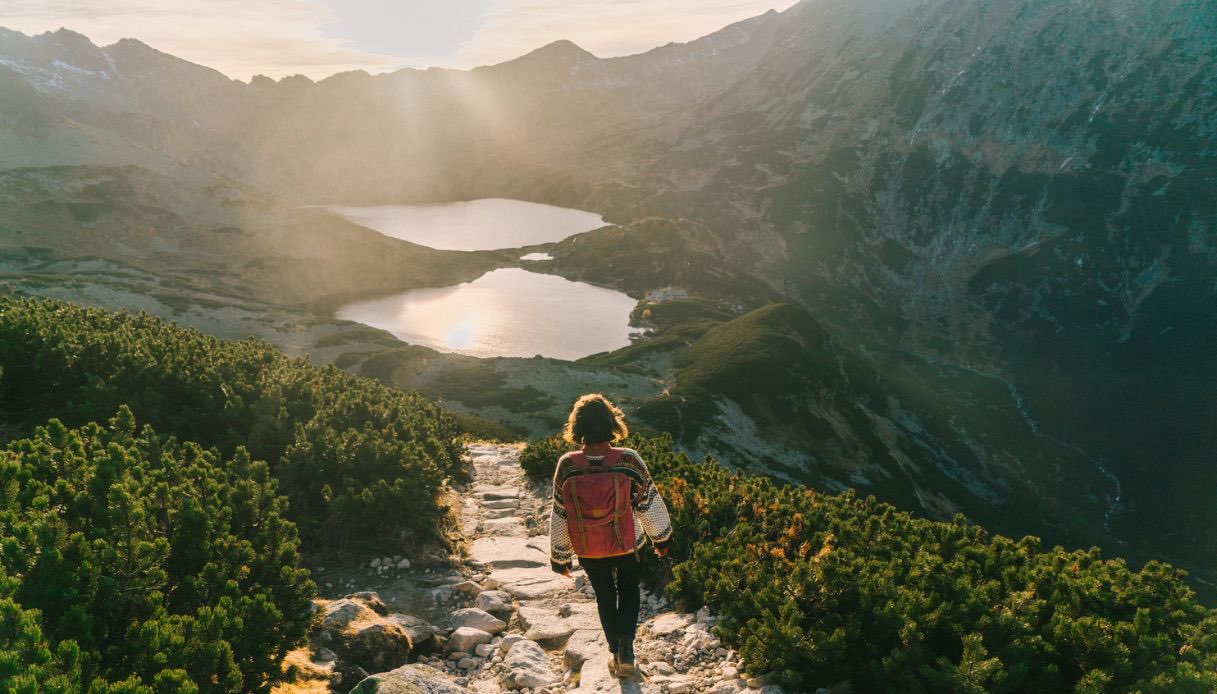 Sentieri che valgono il viaggio: le 8 mete imperdibili per l’escursionismo globale
