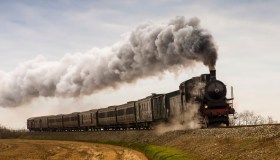 Treni storici, gli itinerari di primavera più belli per scoprire l’Italia a un ritmo lento