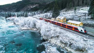 In treno oltre il Circolo Polare Artico: il viaggio sulla Nordland Line in Norvegia alla ricerca dell’aurora boreale