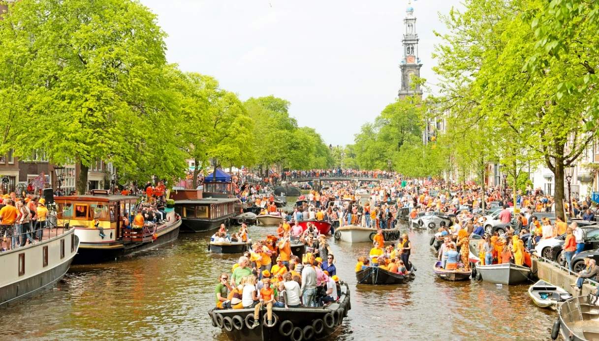 Amsterdam durante il Koningsdag