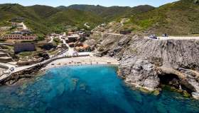 Argentiera, il borgo minerario sul mare: uno dei paesaggi più sorprendenti della Sardegna