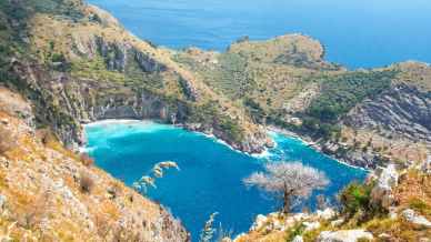 La Baia di Ieranto è il gioiello italiano inserito tra le migliori mete balneari mondiali dalla BBC