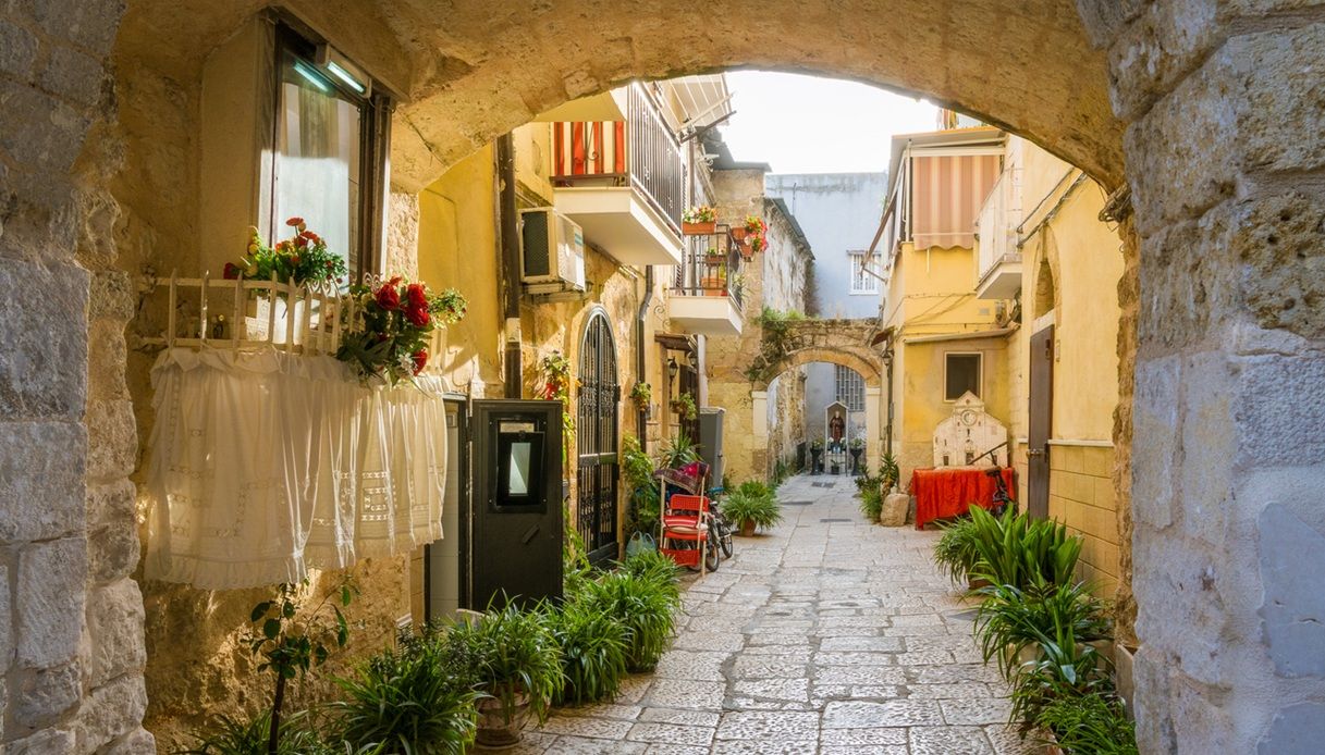 Vicoletti nel cuore di Bari Vecchia