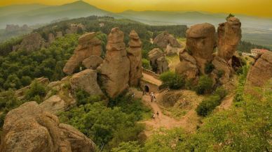 Le Rocce di Belogradchik sono le sentinelle di pietra dei Balcani: segreto millenario della Bulgaria