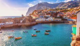 Alla scoperta di Câmara de Lobos, tra nere scogliere e mare infinito