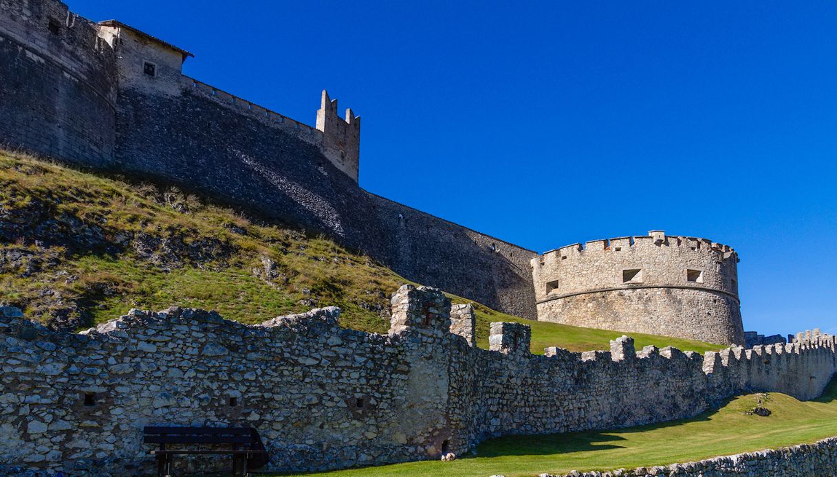 Mura e camminamenti di Castel Beseno, Trentino