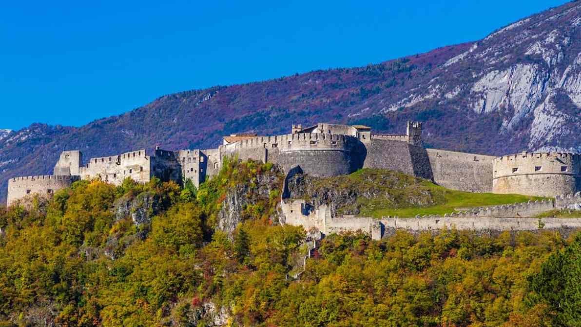 Castel Beseno, il castello del Trentino tra storia e panorami alpini