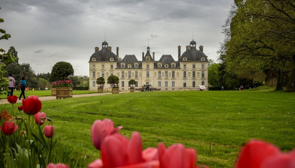 Vista del castello di Cheverny in primavera 
