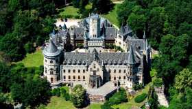 Il fiabesco Castello di Marienburg, tra storia reale e panorami incantevoli della Bassa Sassonia