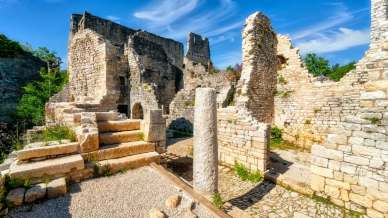 Tra le rovine di Dvigrad, la misteriosa città fantasma dell’Istria