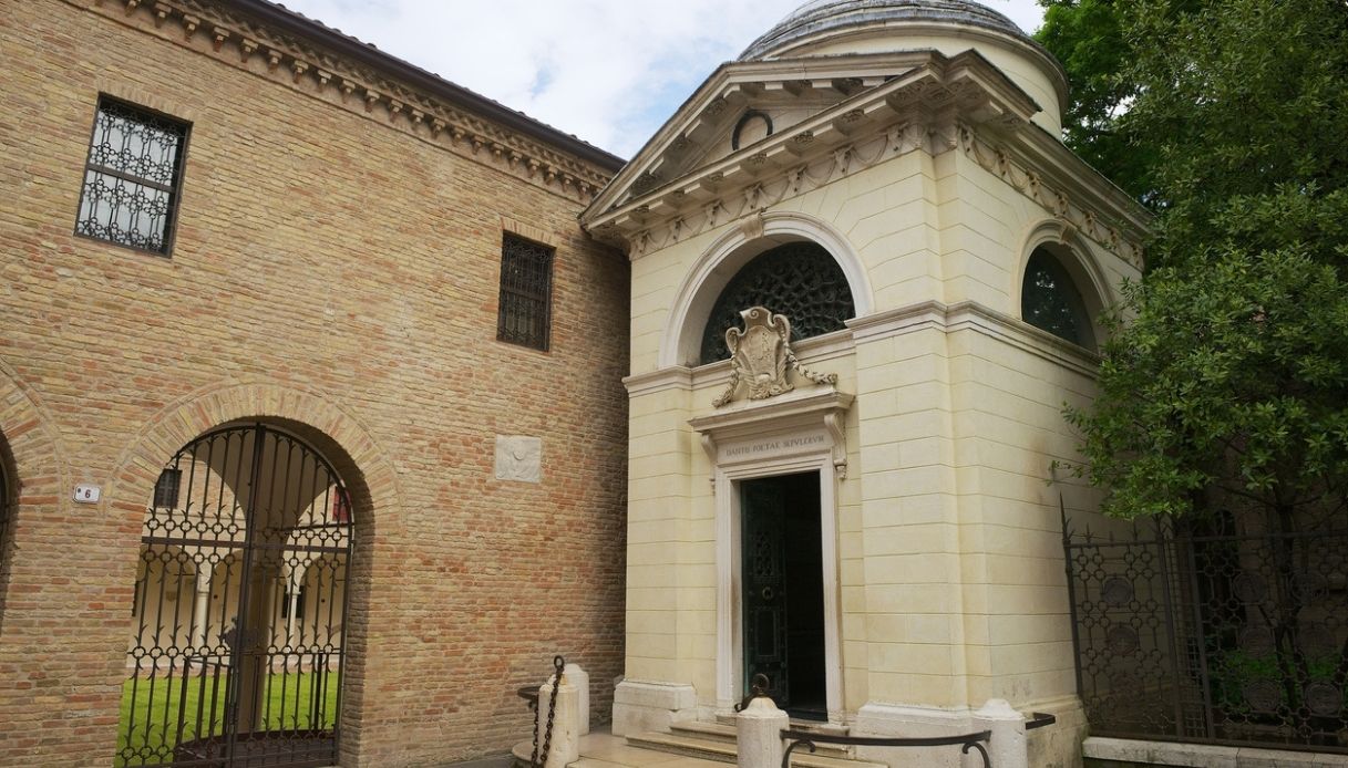 Ravenna, tomba di Dante