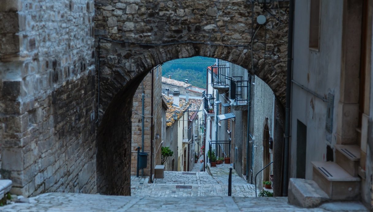 Il borgo di Guardialfiera in Molise