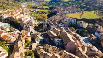 Il segreto meglio custodito della Catalogna: La Pobla de Lillet, il borgo pieno di capolavori di Gaudí