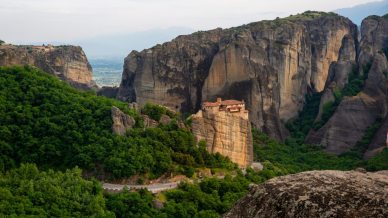Monastero di Roussanou, su una roccia verticale tra i silenzi sacri delle Meteore