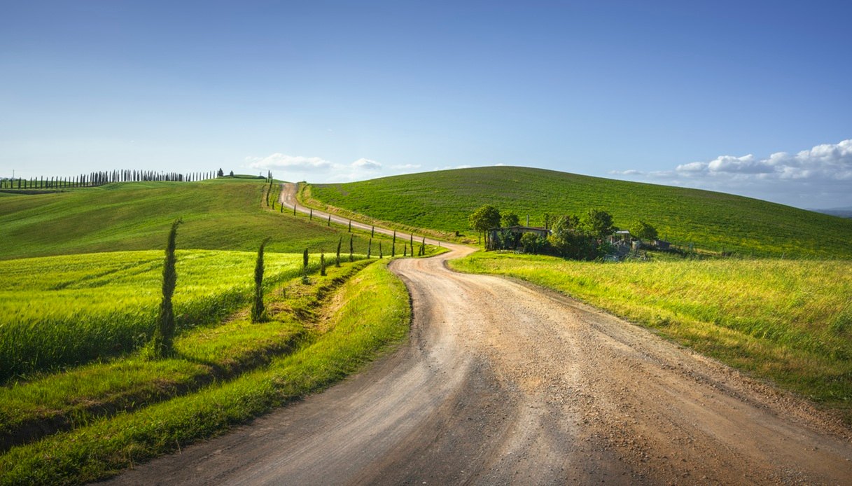 Le strade panoramiche di Monteroni d'Arbia, tra le location di "Le libere donne"
