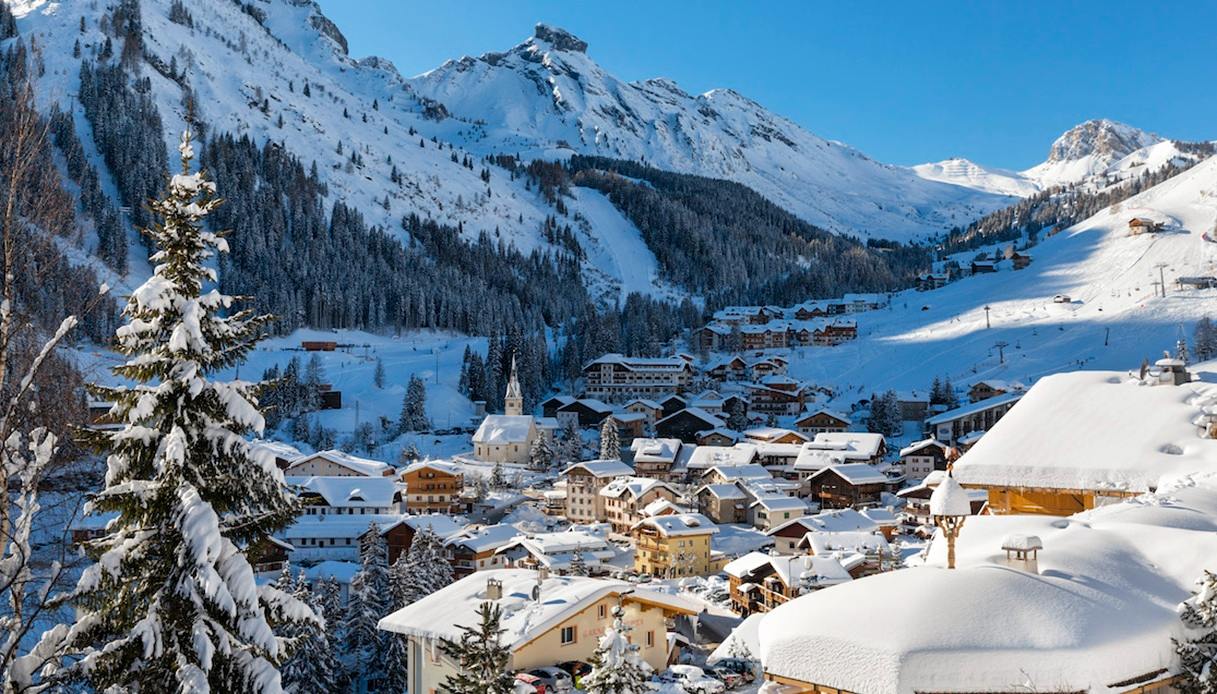Il borgo innevato di Arabba