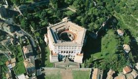 Un gigante pentagonale tra i castagni: la straordinaria bellezza del Palazzo Farnese di Caprarola