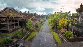 Un’anima di pietra e fiori: Penglipuran, a Bali, è un villaggio che sembra una poesia vissuta