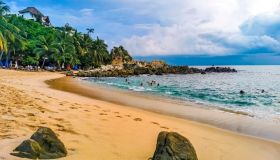 Dove andare al mare ad aprile: i luoghi segreti dove l’estate arriva prima